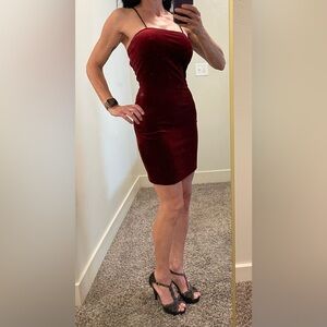 NWOT Elegant & Sexy Velvet Burgundy Club Party Mini Dress Adjustable Size Small